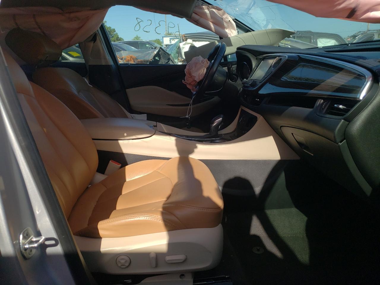 Photo 5 from auction – 2019 BUICK ENVISION P with VIN LRBFXBSA8KD026217