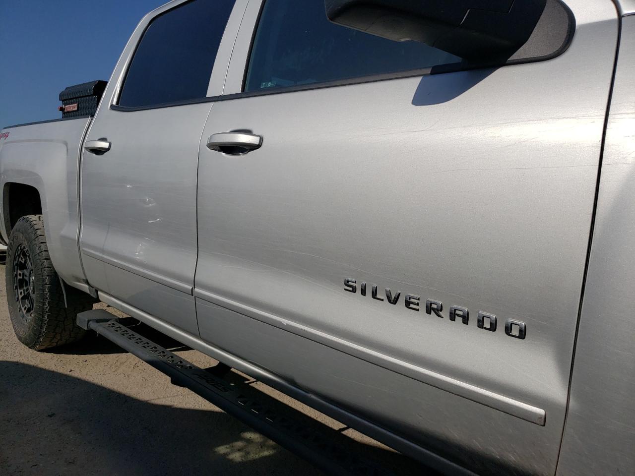 Photo 9 from auction – 2018 CHEVROLET SILVERADO with VIN 3GCUKRECXJG277299