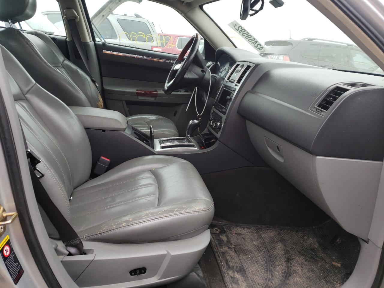Photo 5 from auction – 2005 CHRYSLER 300C with VIN 2C3AA63H15H137834