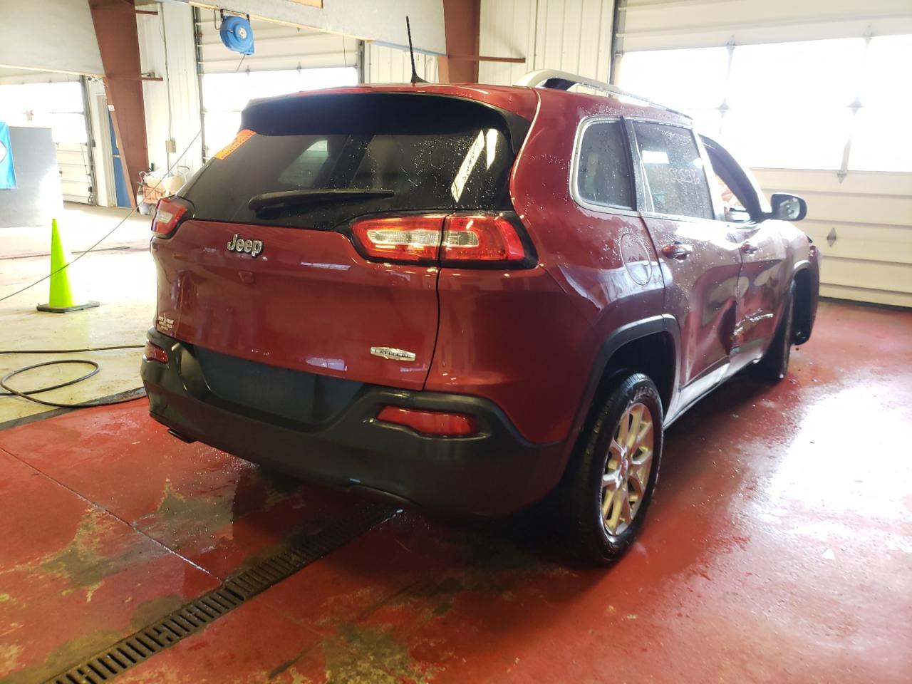 Photo 4 from auction – 2016 JEEP CHEROKEE L with VIN 1C4PJLCB6GW135243