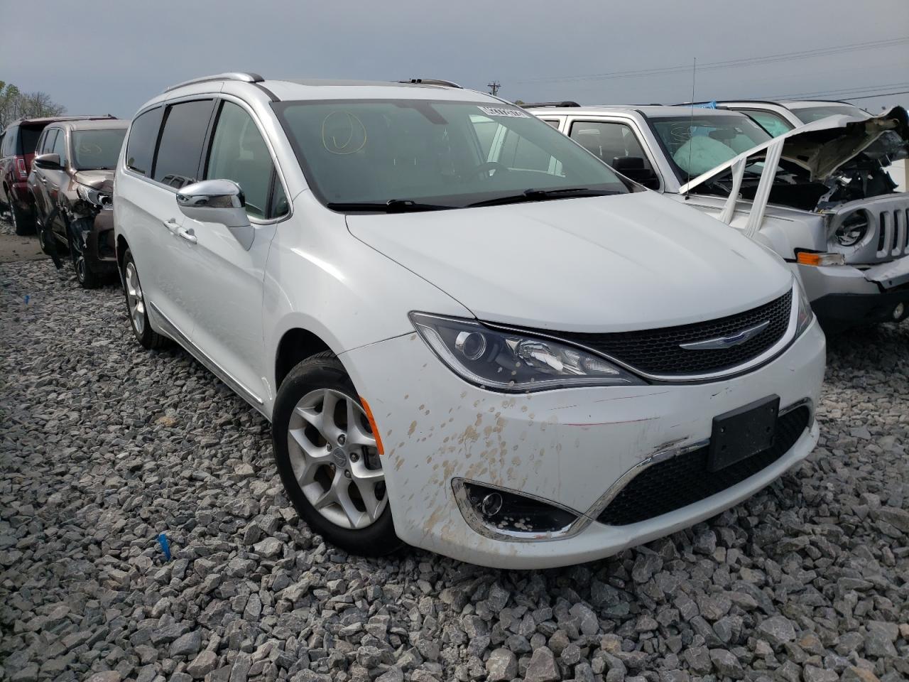 CHRYSLER PACIFICA L 2020 with VIN 2C4RC1GG4LR171495 - Photo from auction