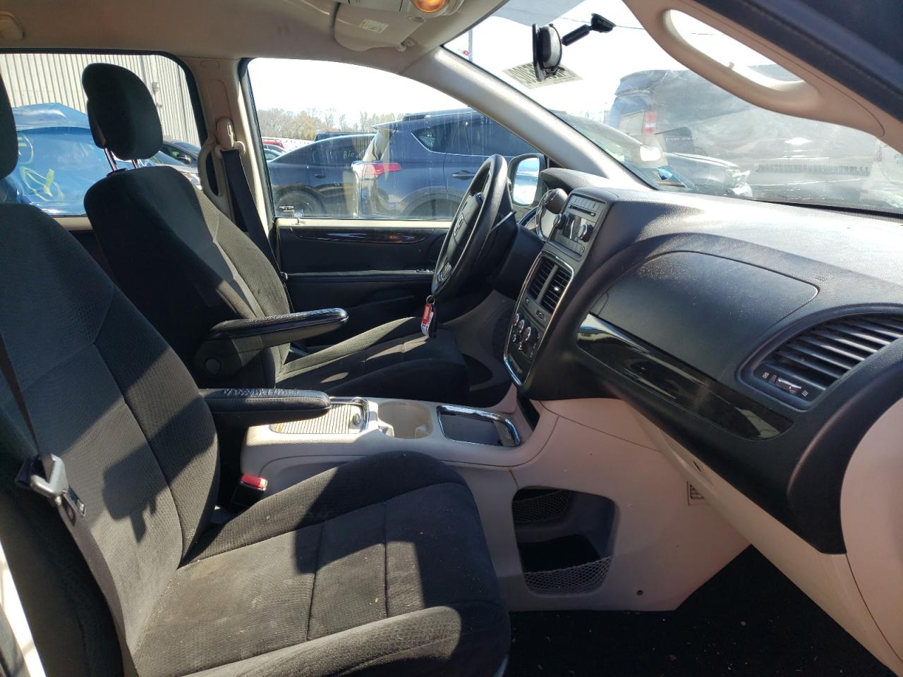 Photo 5 from auction – 2012 DODGE GRAND CARA with VIN 2C4RDGCG7CR247927