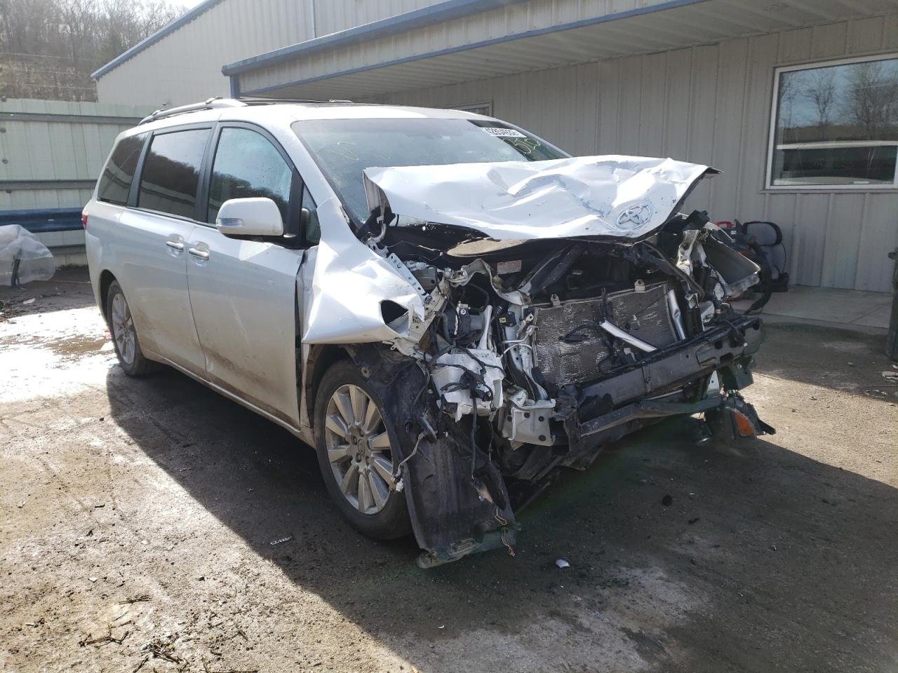 TOYOTA SIENNA XLE 2017 with VIN 5TDDZ3DC9HS168533 - Photo from auction
