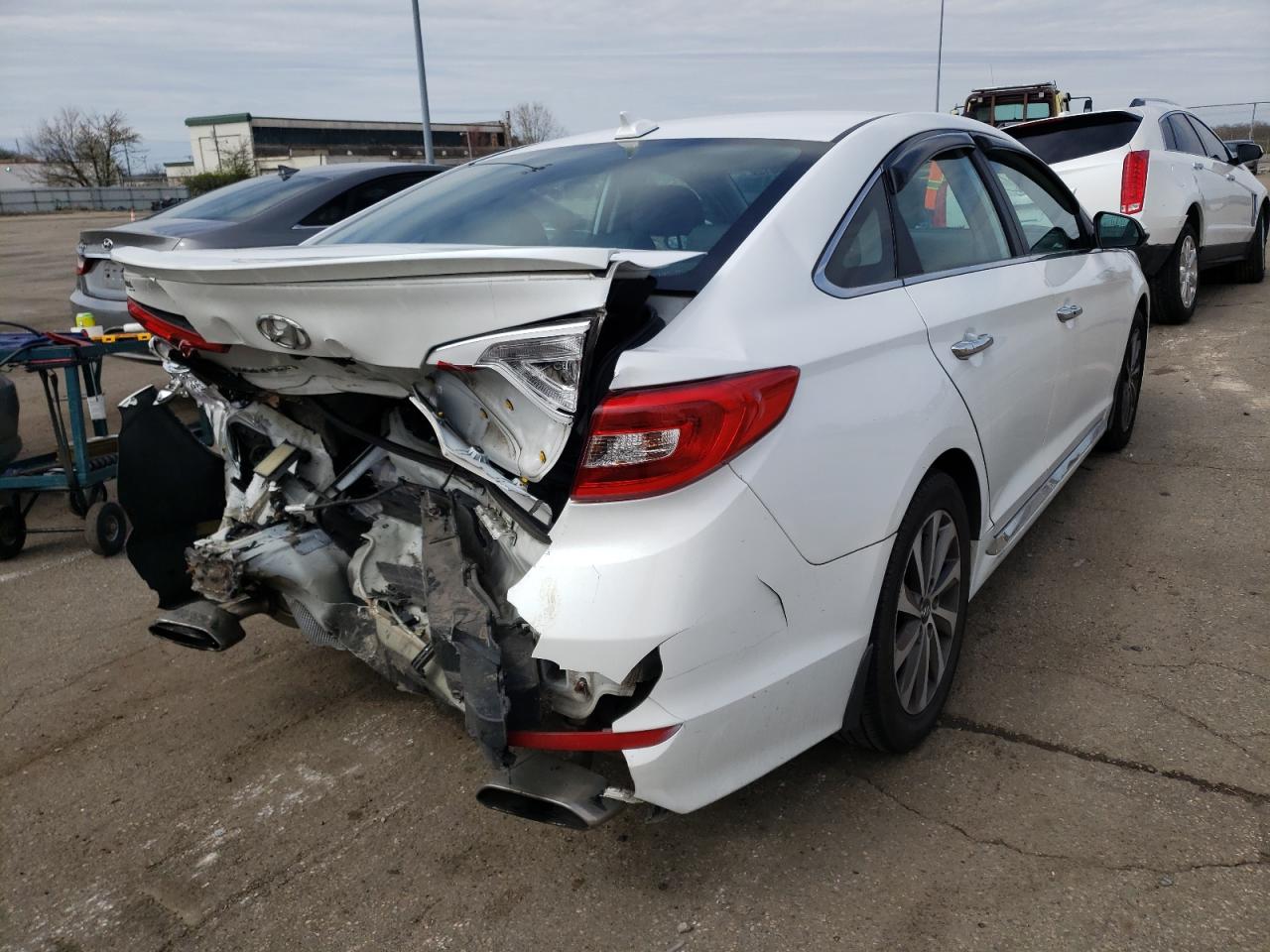 Photo 4 from auction – 2015 HYUNDAI SONATA SPO with VIN 5NPE34AF4FH141950