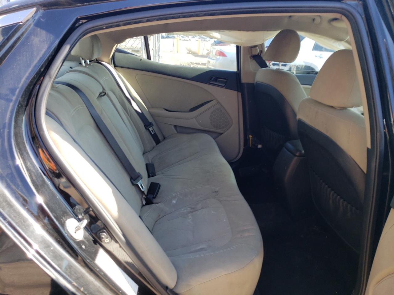 Photo 6 from auction – 2011 KIA OPTIMA LX with VIN KNAGM4A78B5079894