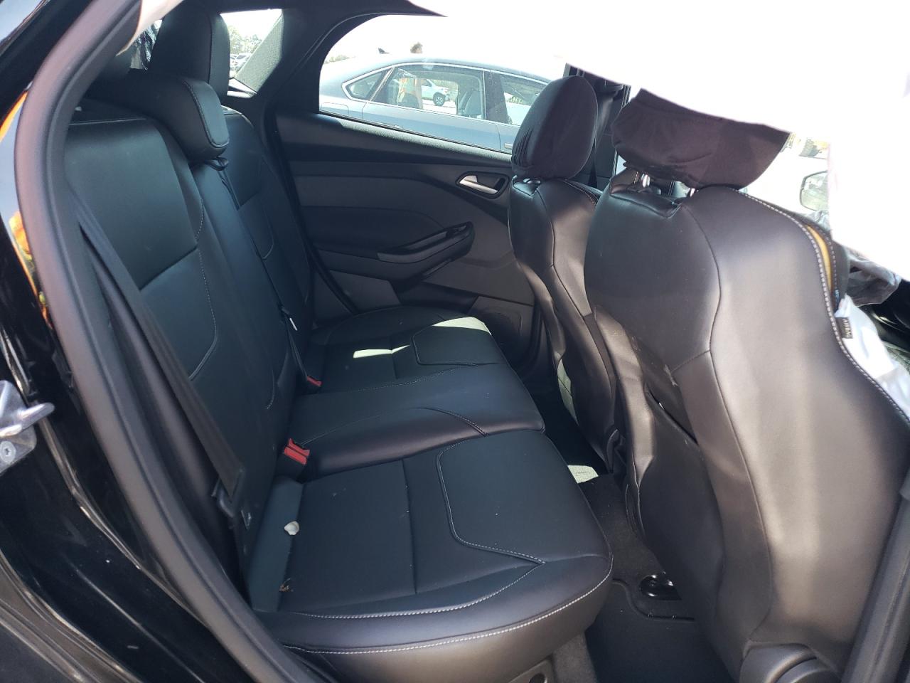 Zdjęcie 6 z aukcji – 2017 FORD FOCUS ST z VIN 1FADP3L94HL208763