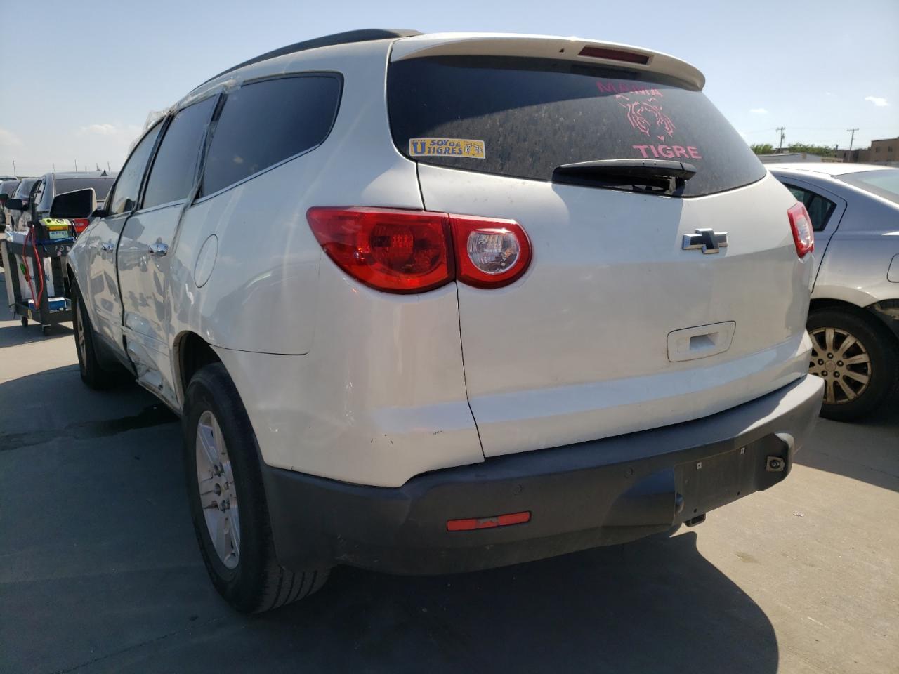 Photo 3 from auction – 2012 CHEVROLET TRAVERSE L with VIN 1GNKVGED9CJ200931