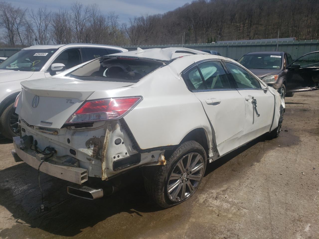 Photo 4 from auction – 2013 ACURA TL SE with VIN 19UUA8F31DA018409