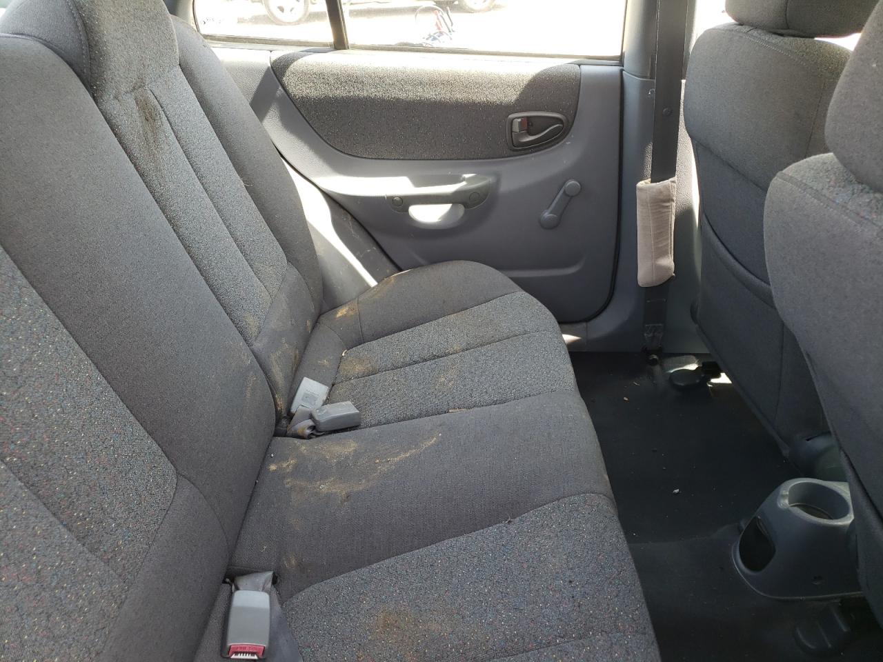 Photo 6 from auction – 2001 HYUNDAI ACCENT GL with VIN KMHCG45C31U256271