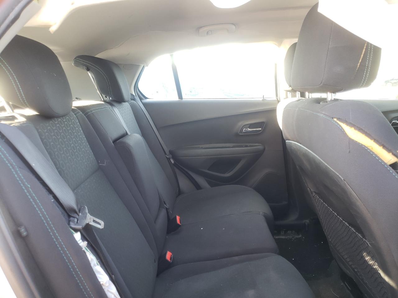 Photo 6 from auction – 2016 CHEVROLET TRAX LS with VIN 3GNCJKSB4GL270020