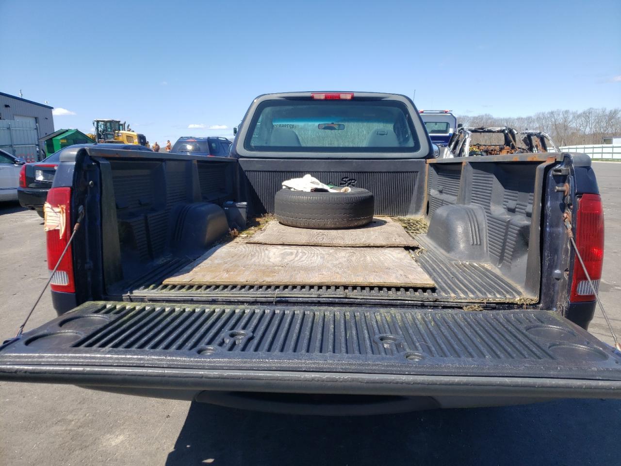 Photo 6 from auction – 2002 FORD F-150 with VIN 1FTRF17272NB72325
