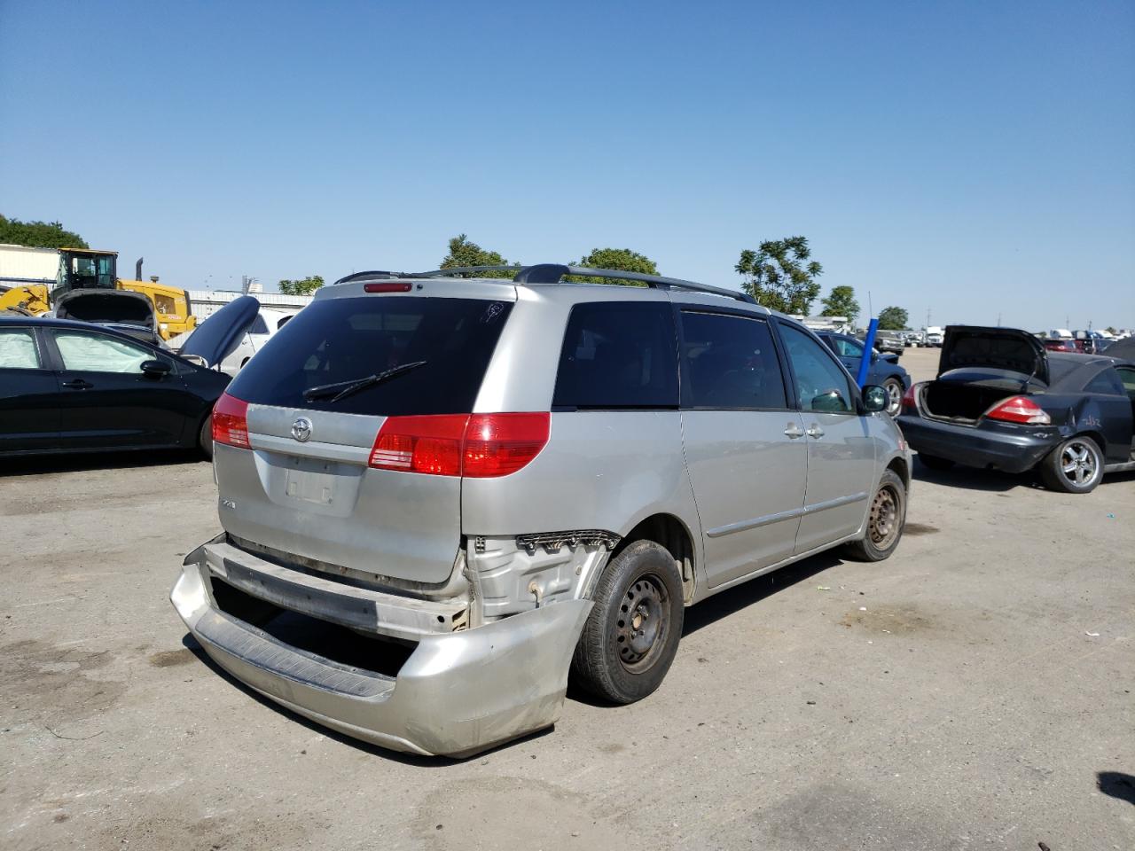 Photo 4 from auction – 2004 TOYOTA SIENNA CE with VIN 5TDZA23CX4S049456