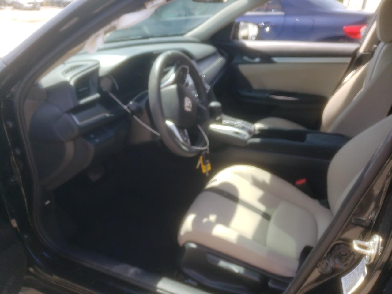Photo 5 from auction – 2017 HONDA CIVIC LX with VIN 19XFC2F52HE061725