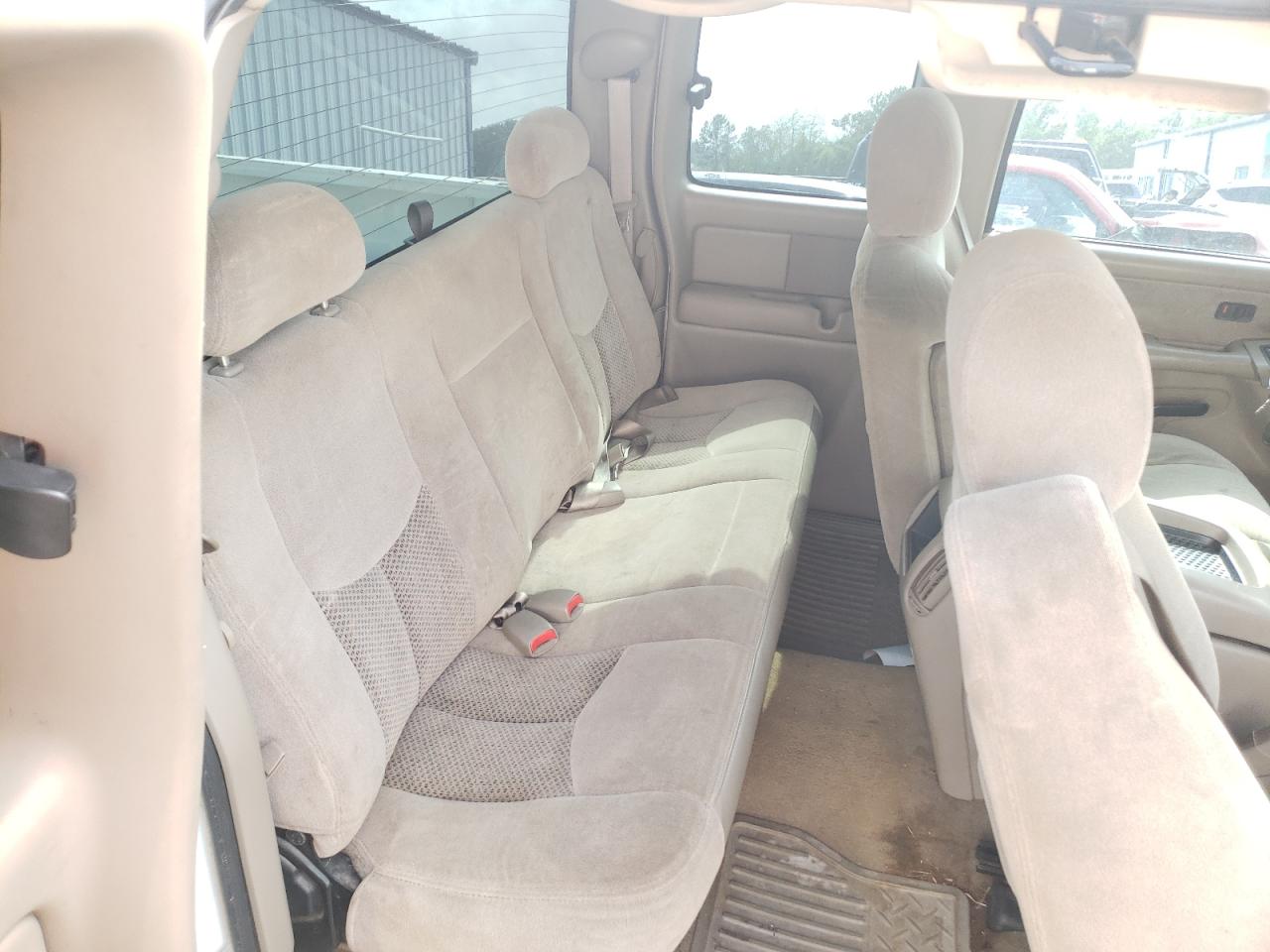 Photo 6 from auction – 2003 CHEVROLET SILVERADO with VIN 2GCEK19T331154357