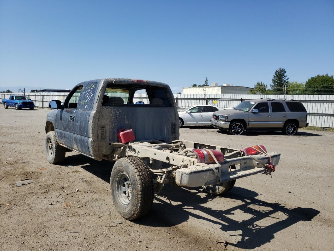 Photo 3 from auction – 2002 CHEVROLET SILVERADO with VIN 2GCEC19T921295770