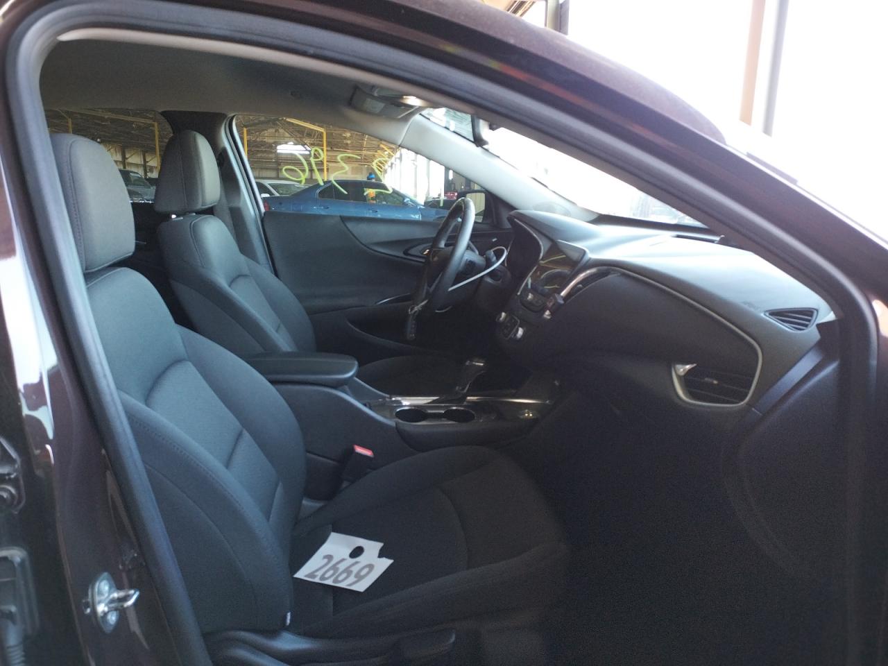 Photo 5 from auction – 2016 CHEVROLET MALIBU LT with VIN 1G1ZE5ST9GF338333