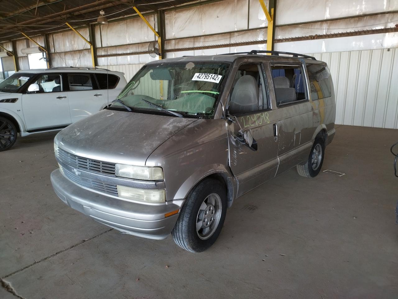 Photo 2 from auction – 2003 CHEVROLET ASTRO with VIN 1GNDM19X23B107935