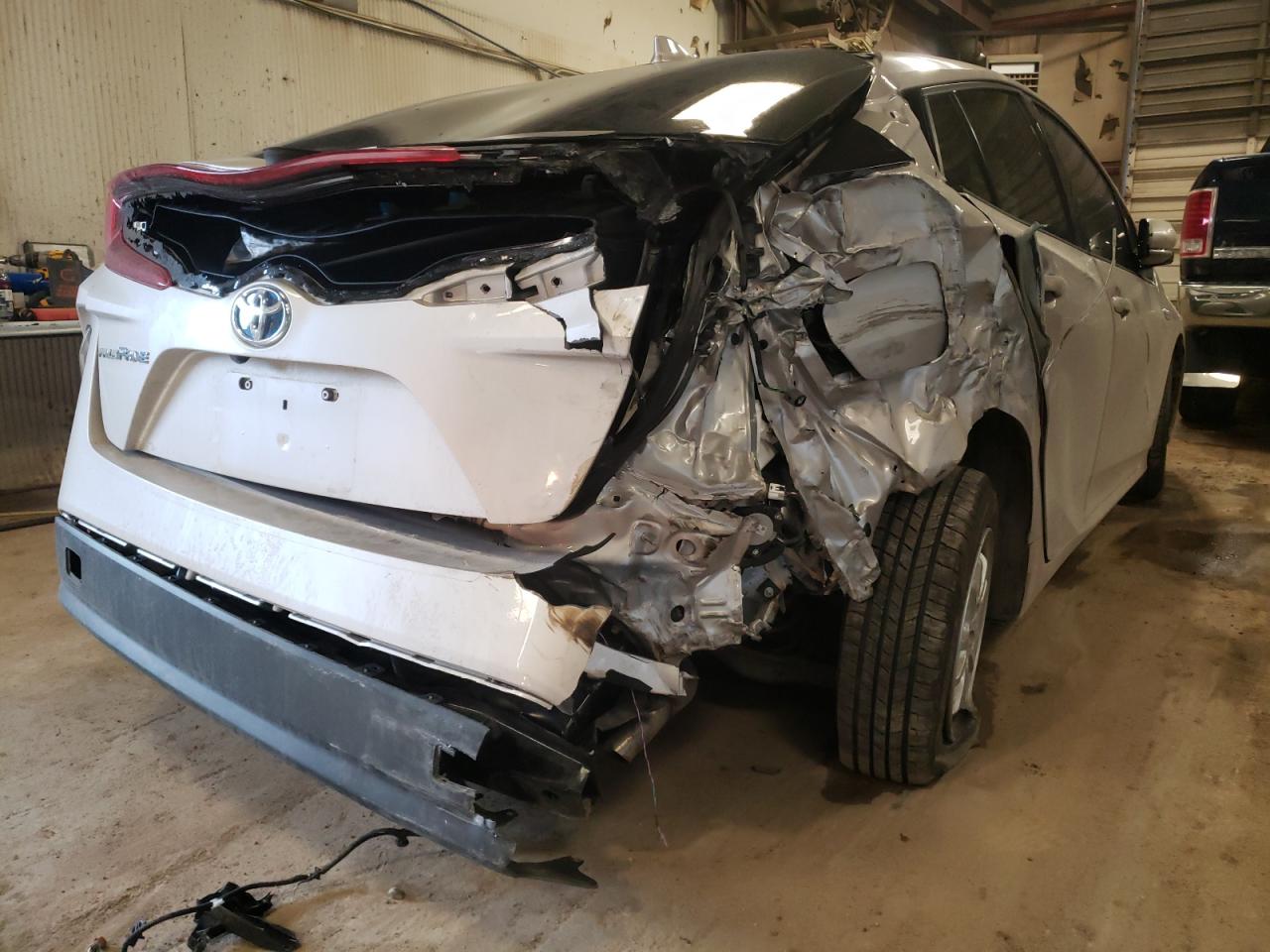 Photo 9 from auction – 2017 TOYOTA PRIUS PRIM with VIN JTDKARFP0H3009032