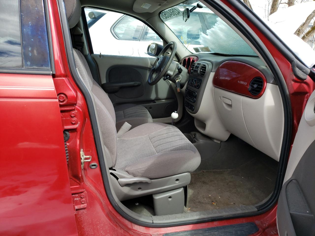 Photo 5 from auction – 2004 CHRYSLER PT CRUISER with VIN 3C4FY48B04T215225