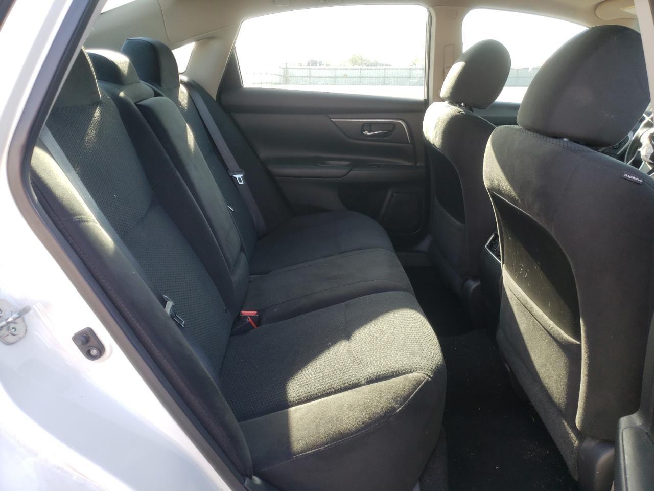 Photo 6 from auction – 2015 NISSAN ALTIMA 2.5 with VIN 1N4AL3AP4FC571139