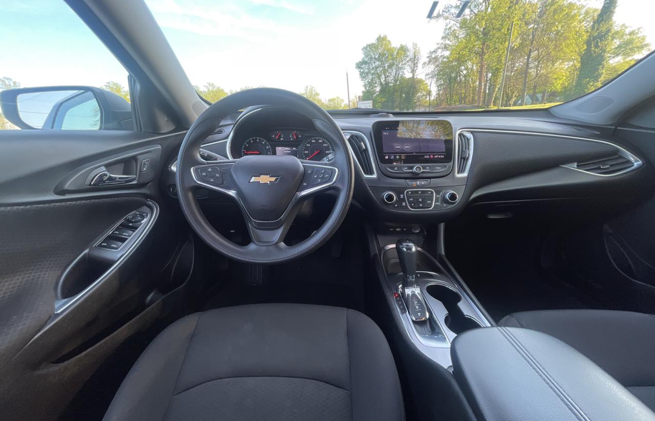 Photo 9 from auction – 2020 CHEVROLET MALIBU LT with VIN 1G1ZD5ST9LF024792