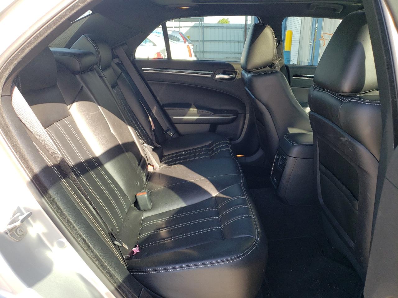 Photo 6 from auction – 2020 CHRYSLER 300 S with VIN 2C3CCABT6LH253300