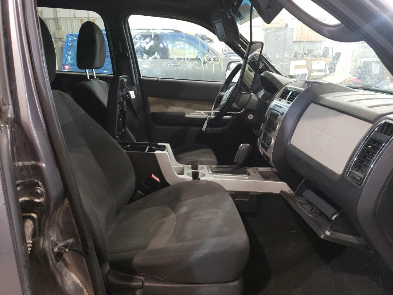 Photo 5 from auction – 2010 MERCURY MARINER with VIN 4M2CN9B72AKJ27958