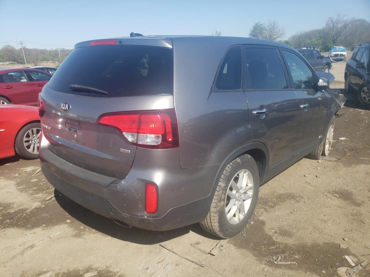 Photo 4 from auction – 2014 KIA SORENTO LX with VIN 5XYKTCA65EG457117