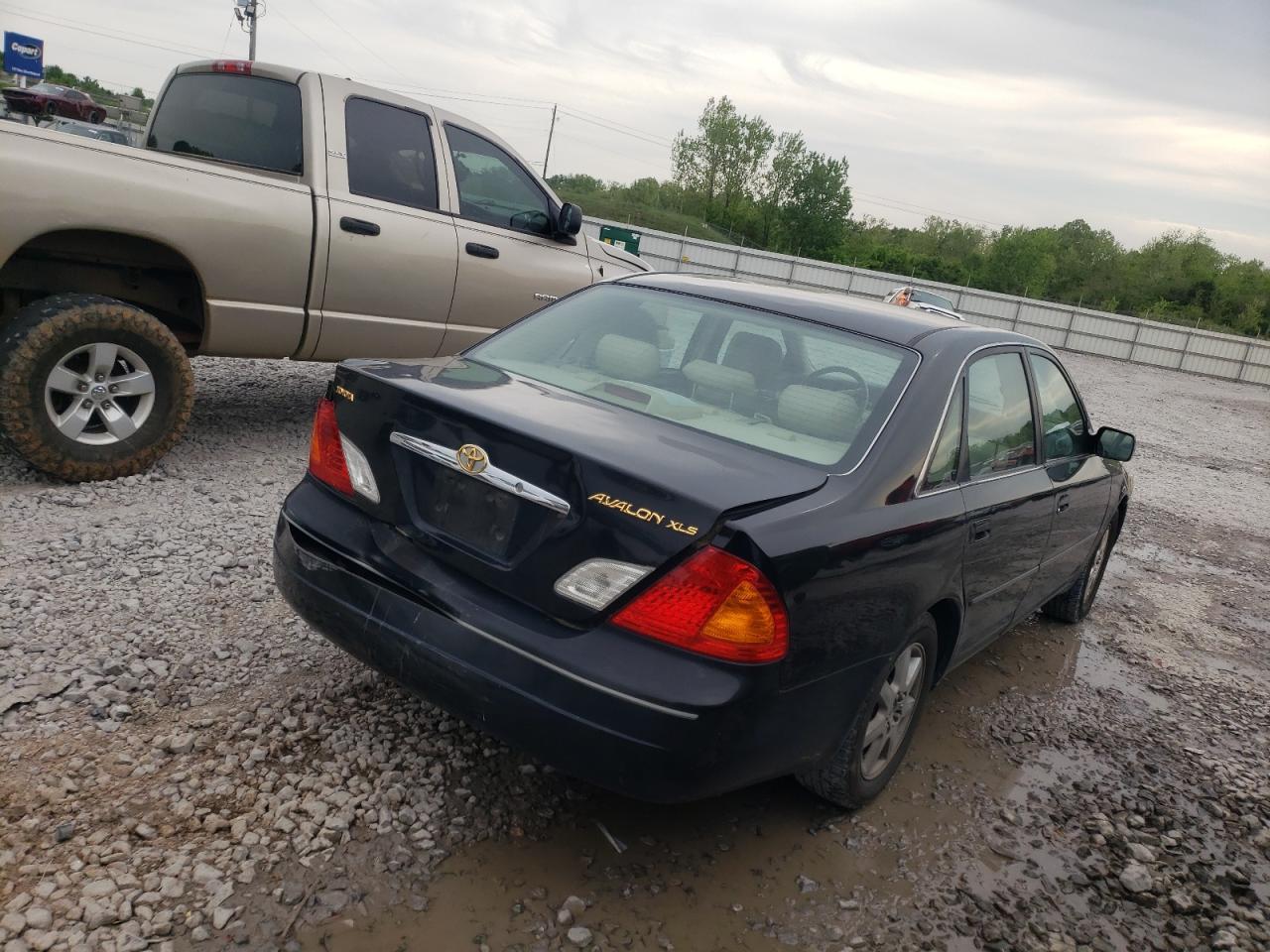 Photo 4 from auction – 2000 TOYOTA AVALON XL with VIN 4T1BF28B0YU106649