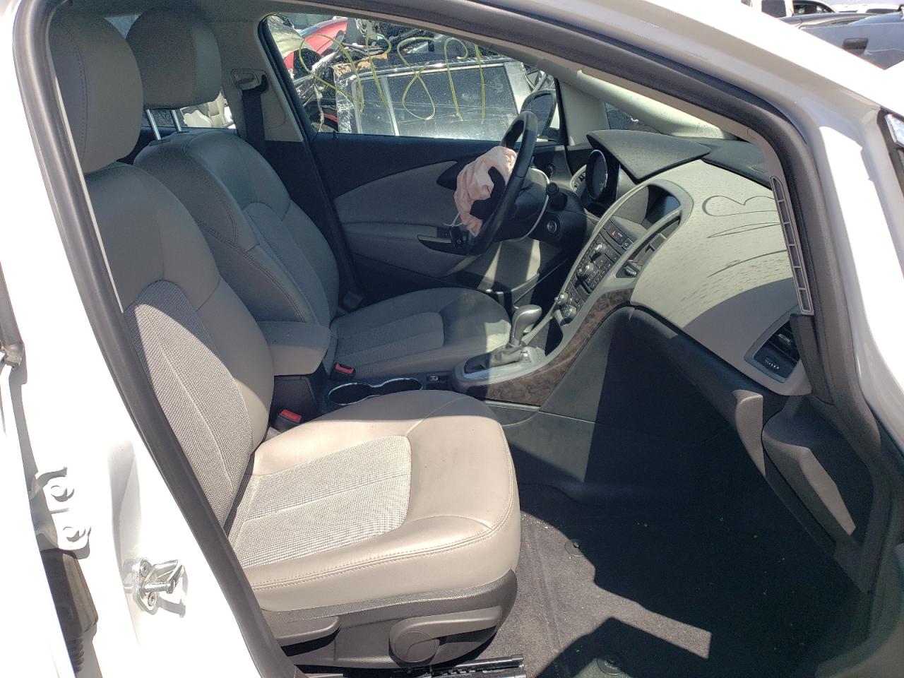 Photo 5 from auction – 2015 BUICK VERANO with VIN 1G4PP5SK8F4198359
