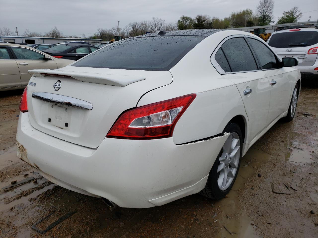 Photo 4 from auction – 2011 NISSAN MAXIMA S with VIN 1N4AA5AP0BC810116