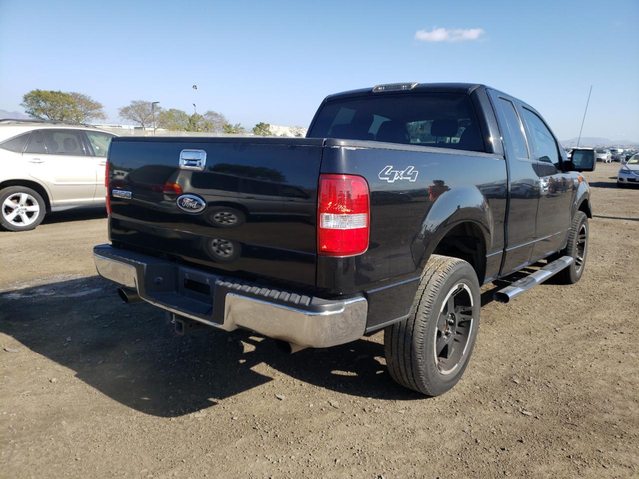 Photo 4 from auction – 2005 FORD F150 with VIN 1FTPX14555FA85217