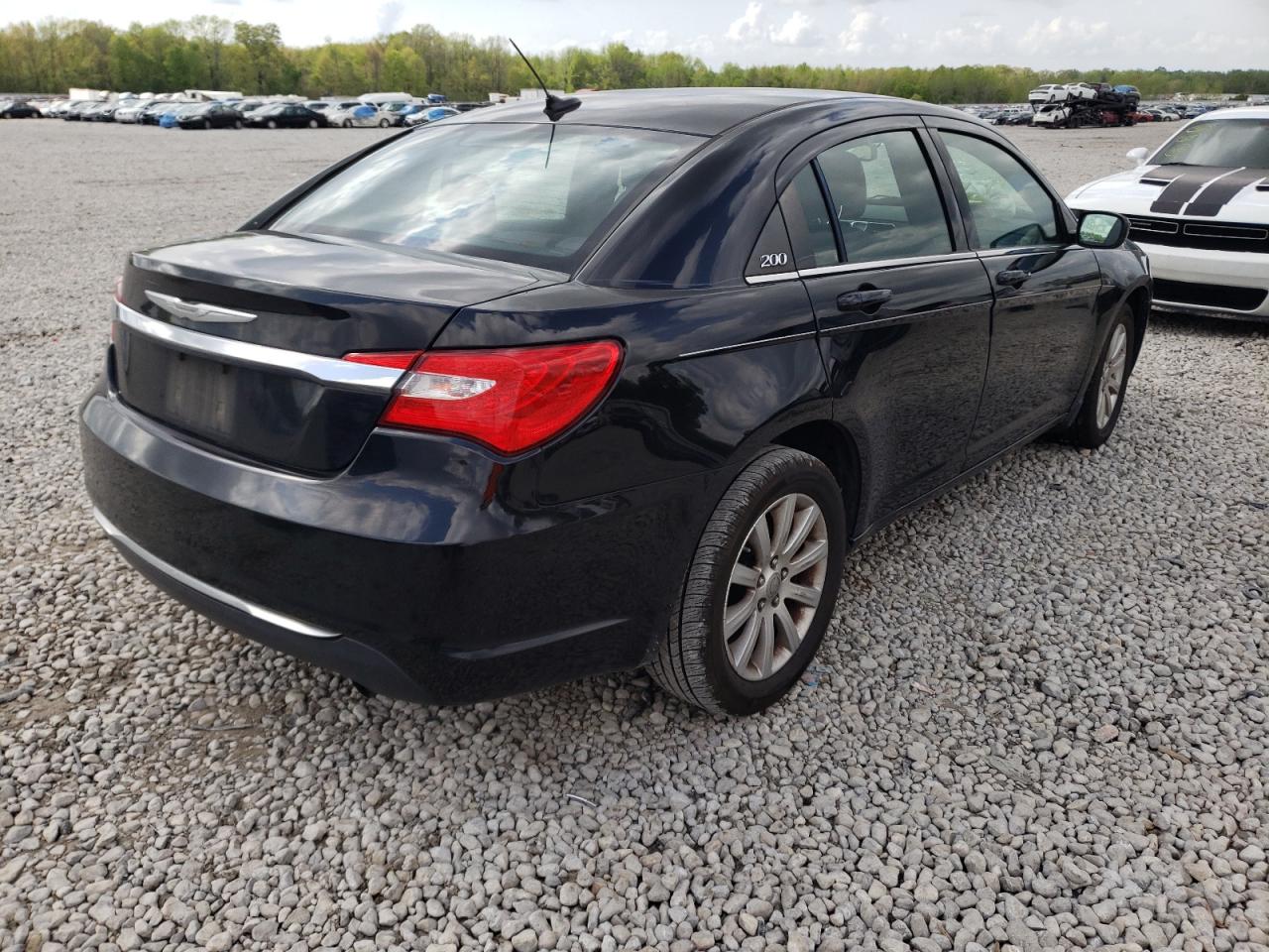 Photo 4 from auction – 2013 CHRYSLER 200 TOURIN with VIN 1C3CCBBB1DN542624