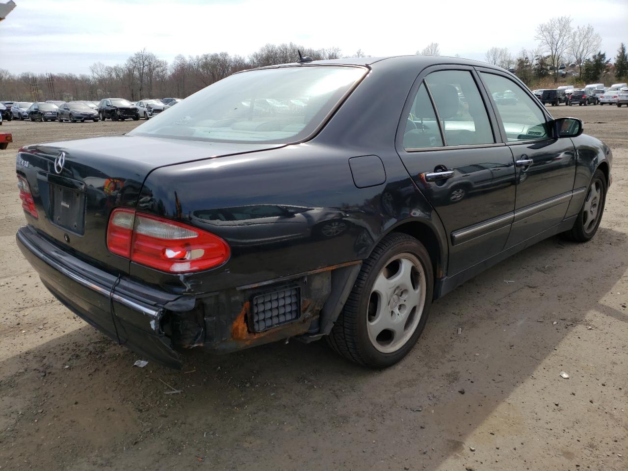 Photo 4 from auction – 2000 MERCEDES-BENZ E 430 with VIN WDBJF70J6YA968757