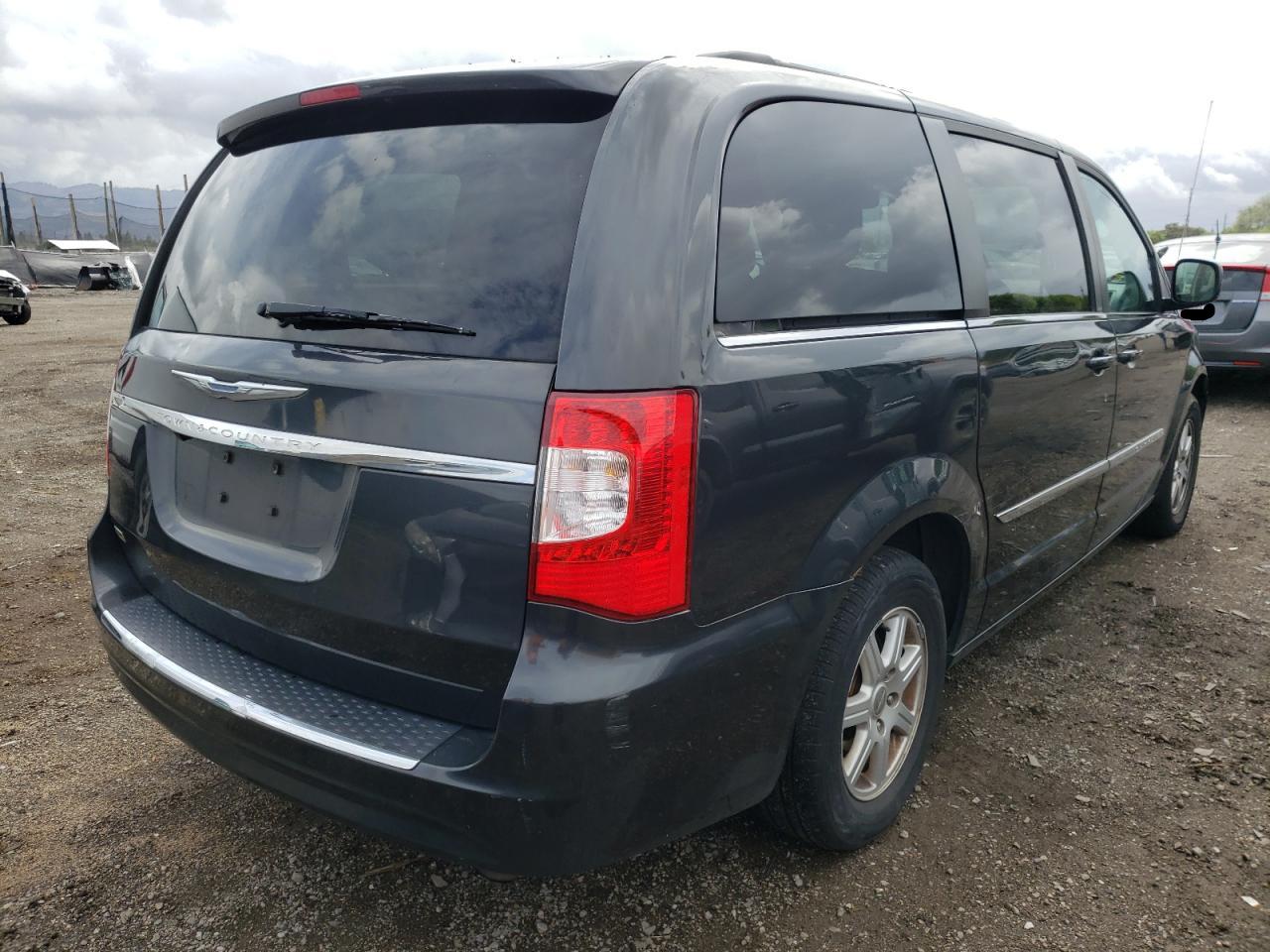 Photo 4 from auction – 2012 CHRYSLER TOWN & COU with VIN 2C4RC1BG5CR305647