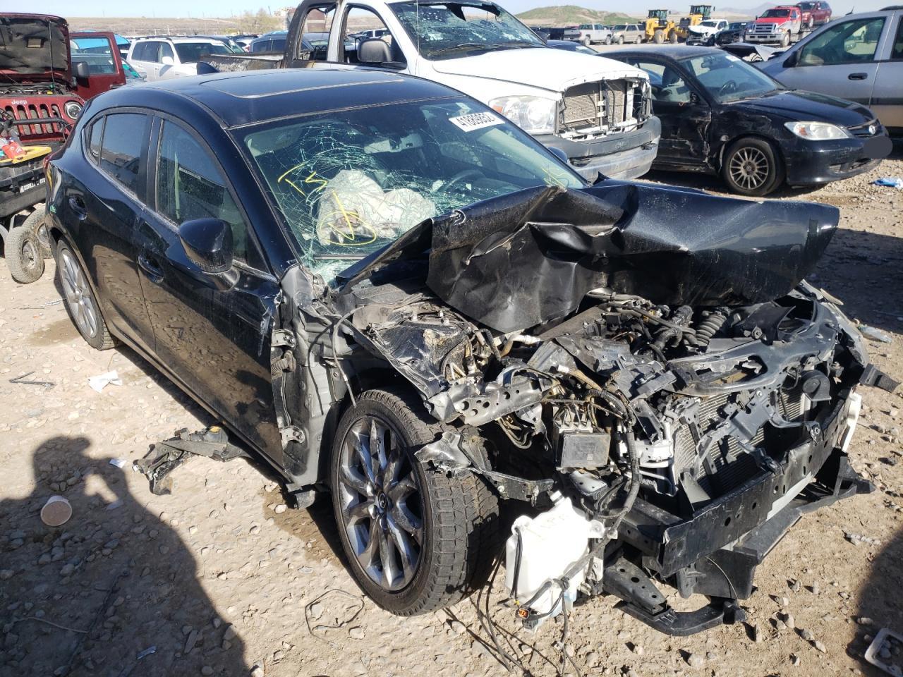 Photo 1 from auction – 2016 MAZDA 3 TOURING with VIN JM1BM1M31G1276716
