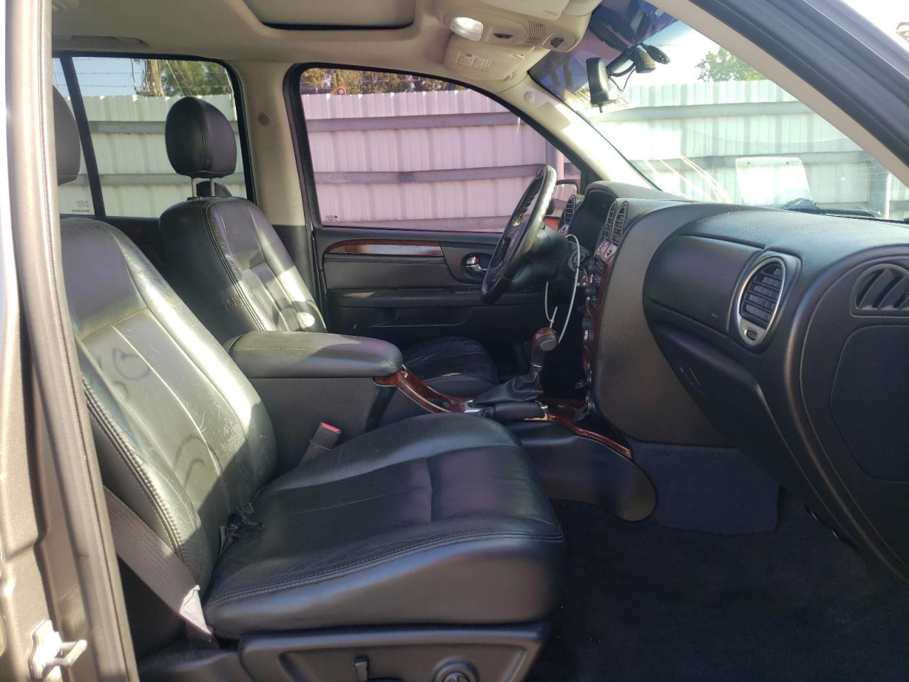Photo 5 from auction – 2005 GMC ENVOY with VIN 1GKDS13S852354301