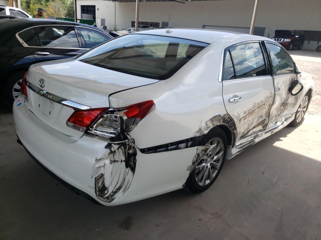 Photo 4 from auction – 2011 TOYOTA AVALON BAS with VIN 4T1BK3DB1BU394986