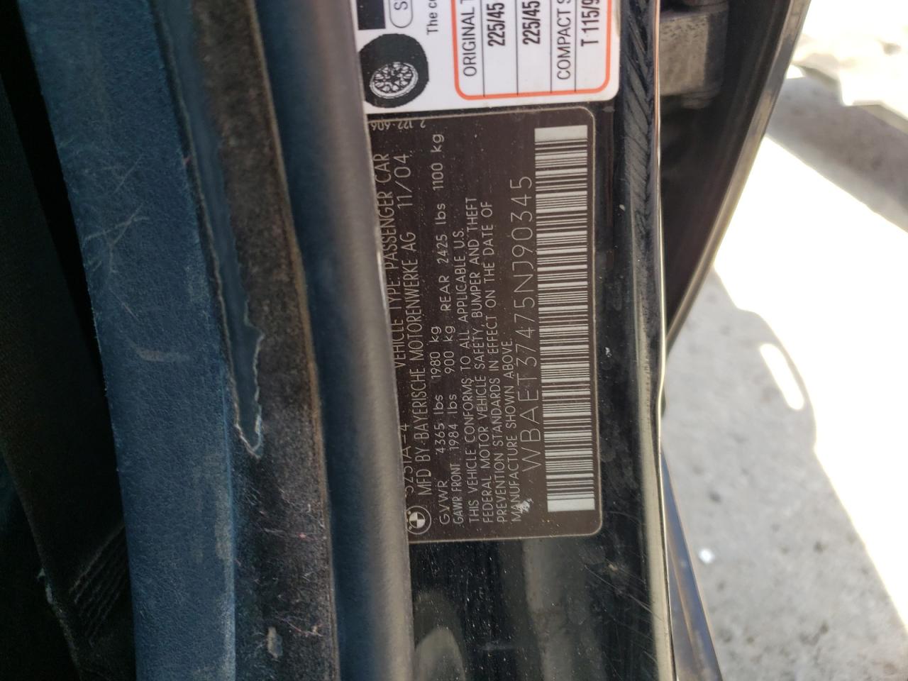 Photo 10 from auction – 2005 BMW 325 I with VIN WBAET37475NJ90345