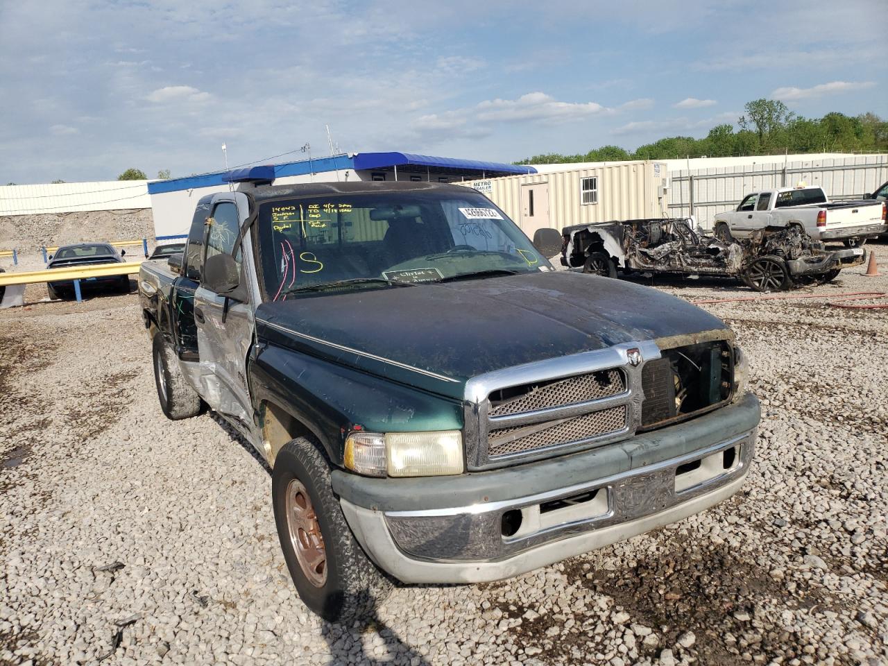 DODGE RAM 1500 2001 with VIN 3B7HC13Y61G756253 - Photo from auction