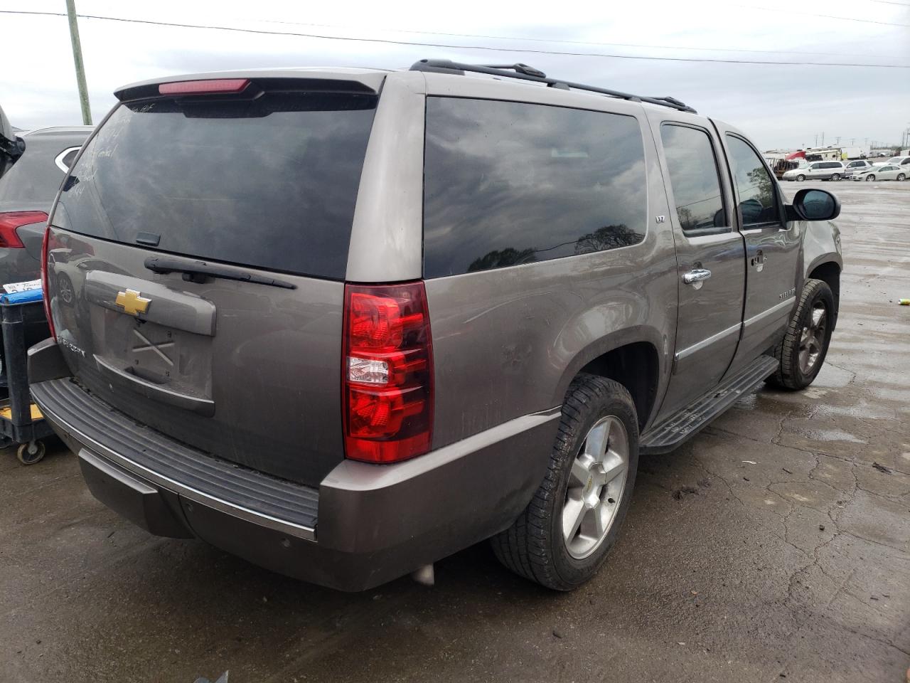 Photo 4 from auction – 2014 CHEVROLET SUBURBAN C with VIN 1GNSCKE01ER108481