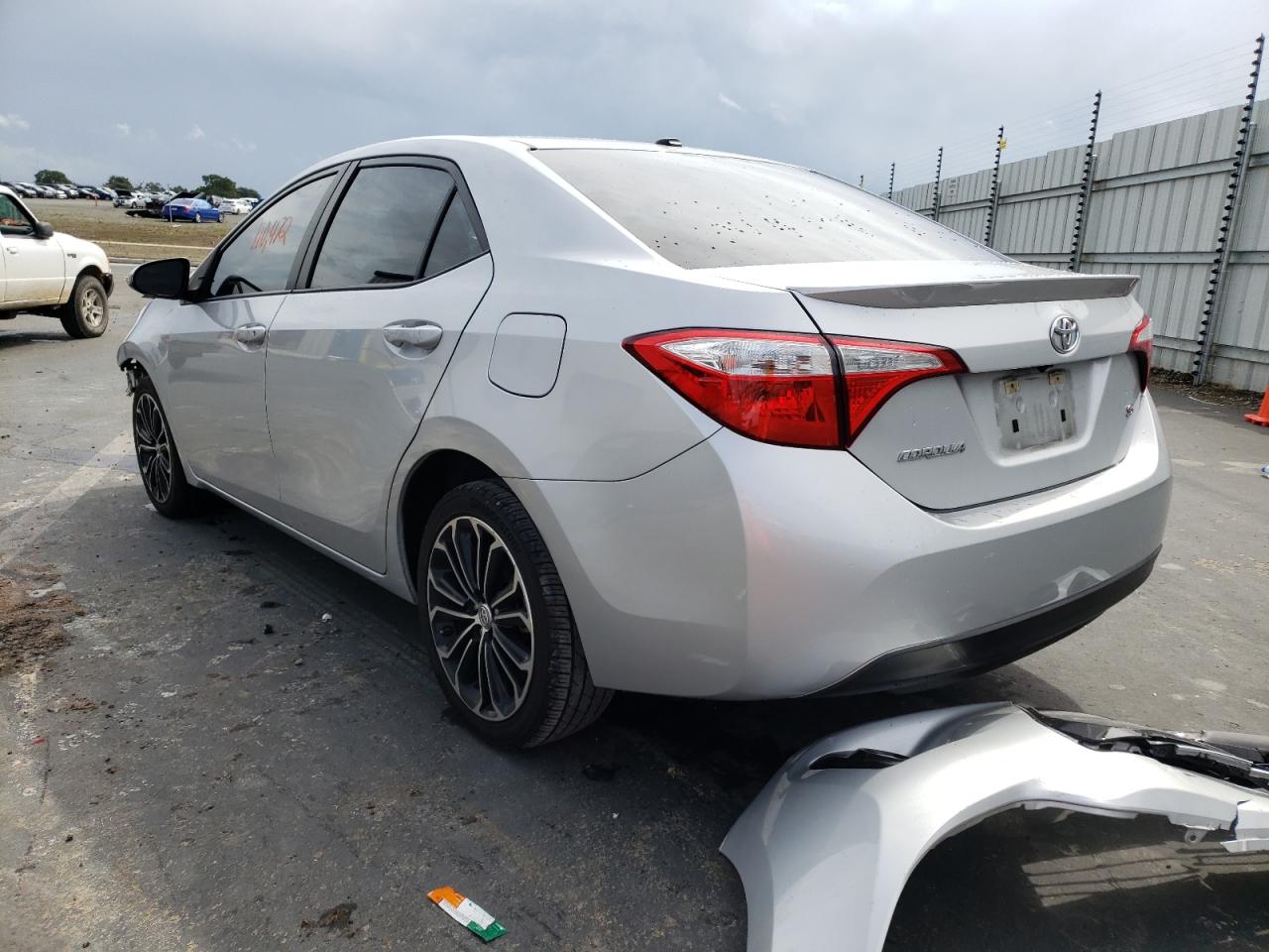 Foto 3 de la subasta – 2016 TOYOTA COROLLA L con VIN 5YFBURHE2GP375874