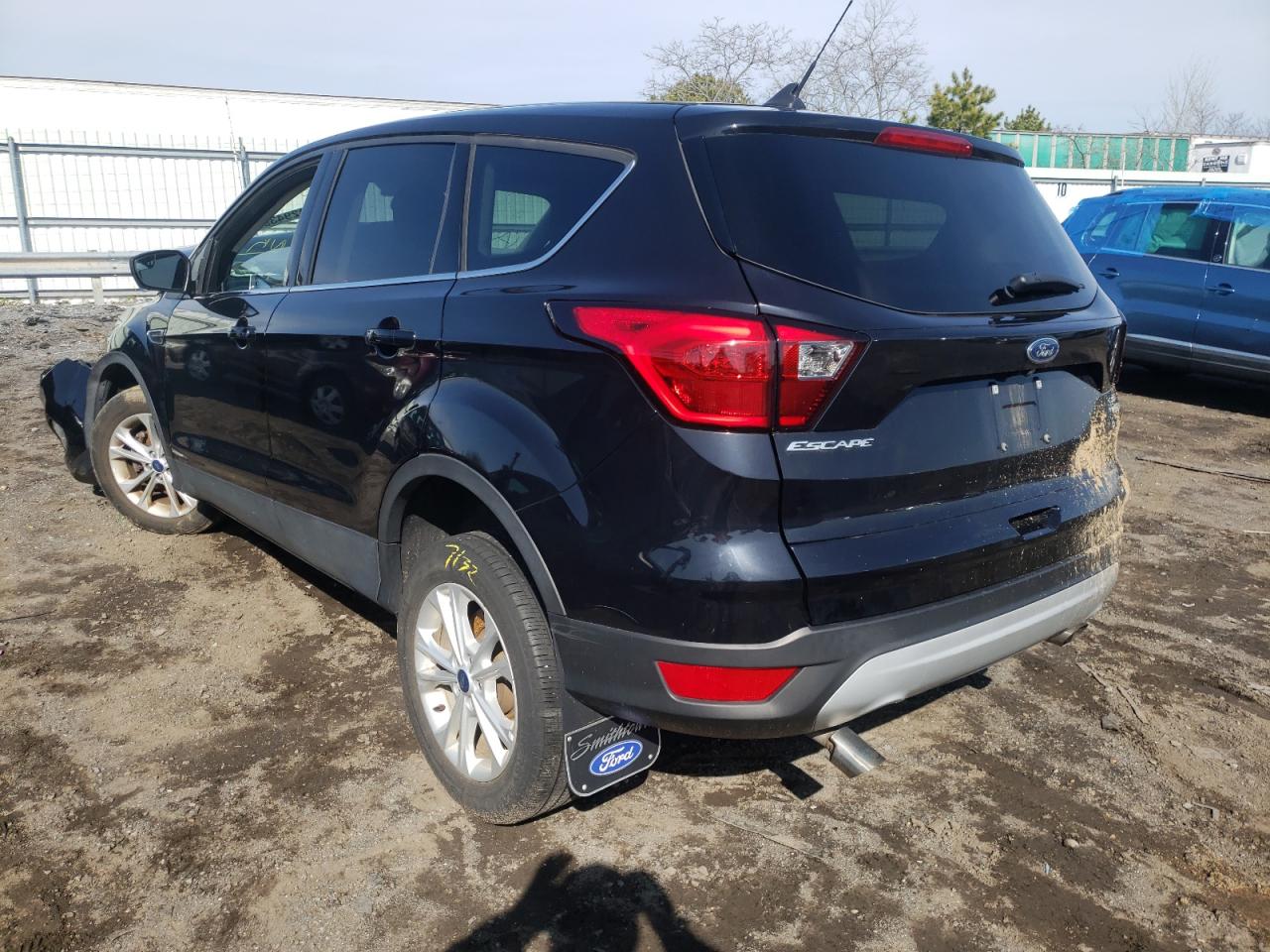 Photo 3 from auction – 2019 FORD ESCAPE SE with VIN 1FMCU9GD8KUA00673