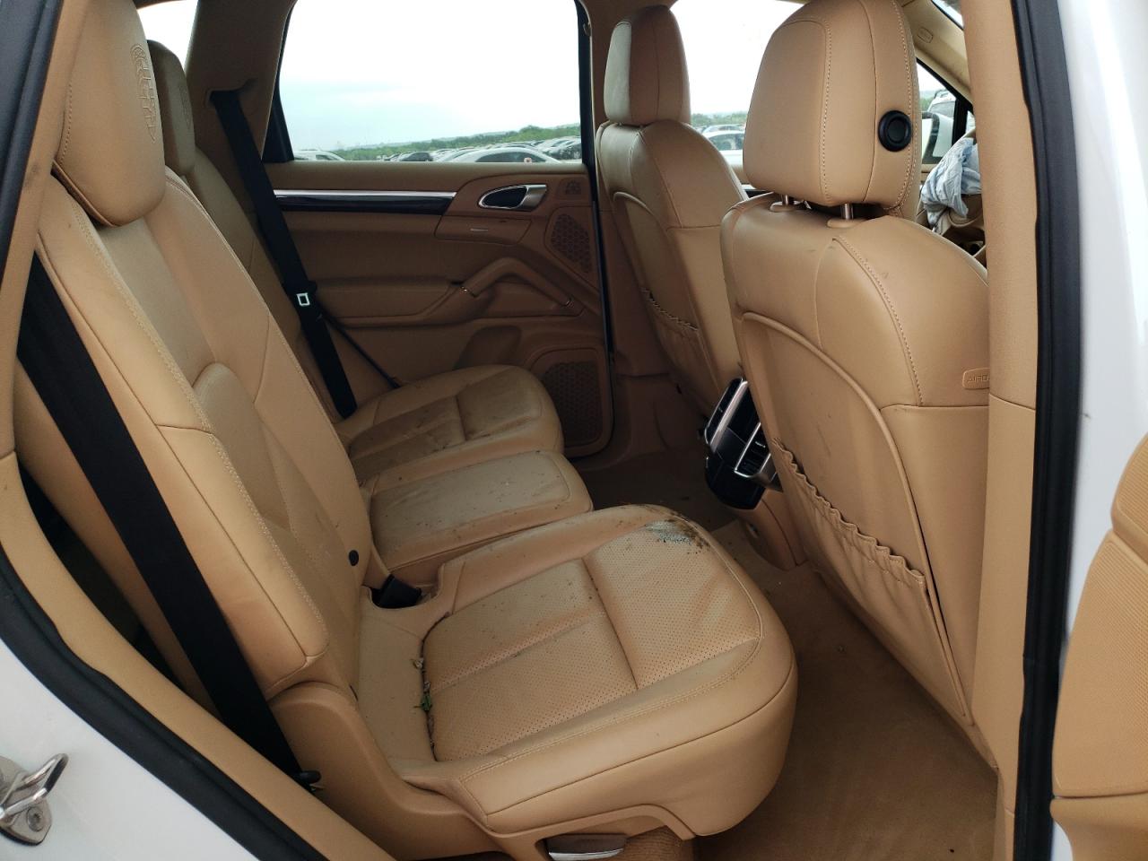 Photo 6 from auction – 2012 PORSCHE CAYENNE with VIN WP1AA2A27CLA11060