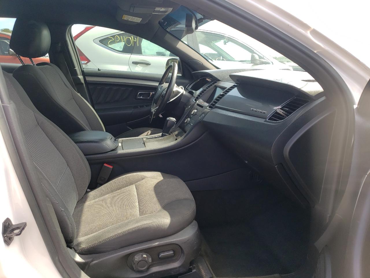 Photo 5 from auction – 2016 FORD TAURUS SEL with VIN 1FAHP2E82GG112959