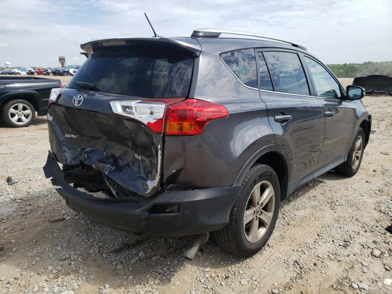 Photo 4 from auction – 2015 TOYOTA RAV4 XLE with VIN 2T3WFREV8FW176073