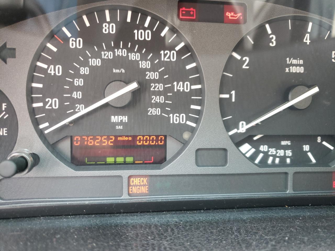 Photo 8 from auction – 1995 BMW 325 IS with VIN WBABF3324SEF51284