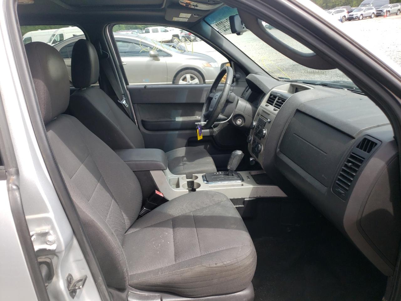 Photo 5 from auction – 2010 FORD ESCAPE XLT with VIN 1FMCU0D70AKD37052