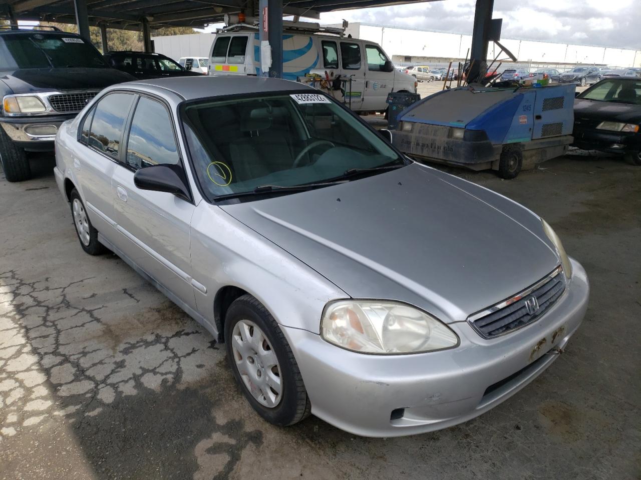 HONDA CIVIC BASE 2000 with VIN 2HGEJ6611YH565324 - Photo from auction