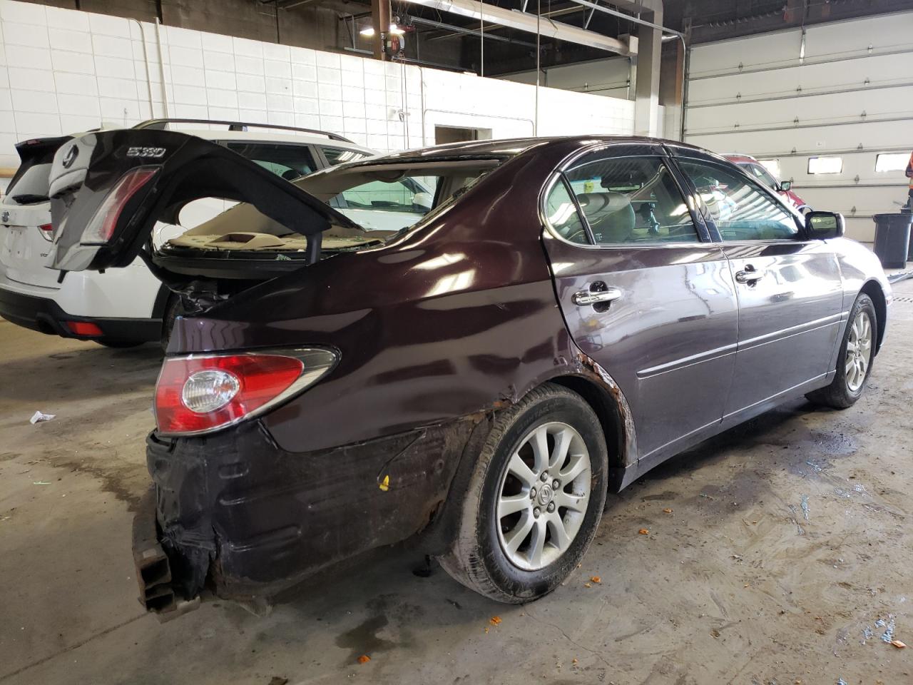 Photo 4 from auction – 2004 LEXUS ES 330 with VIN JTHBA30G045006117